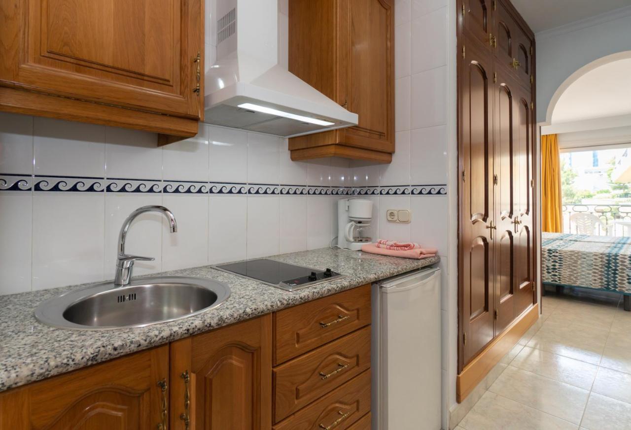 Apartamentos Leonor Carihuela Торремолинос Экстерьер фото