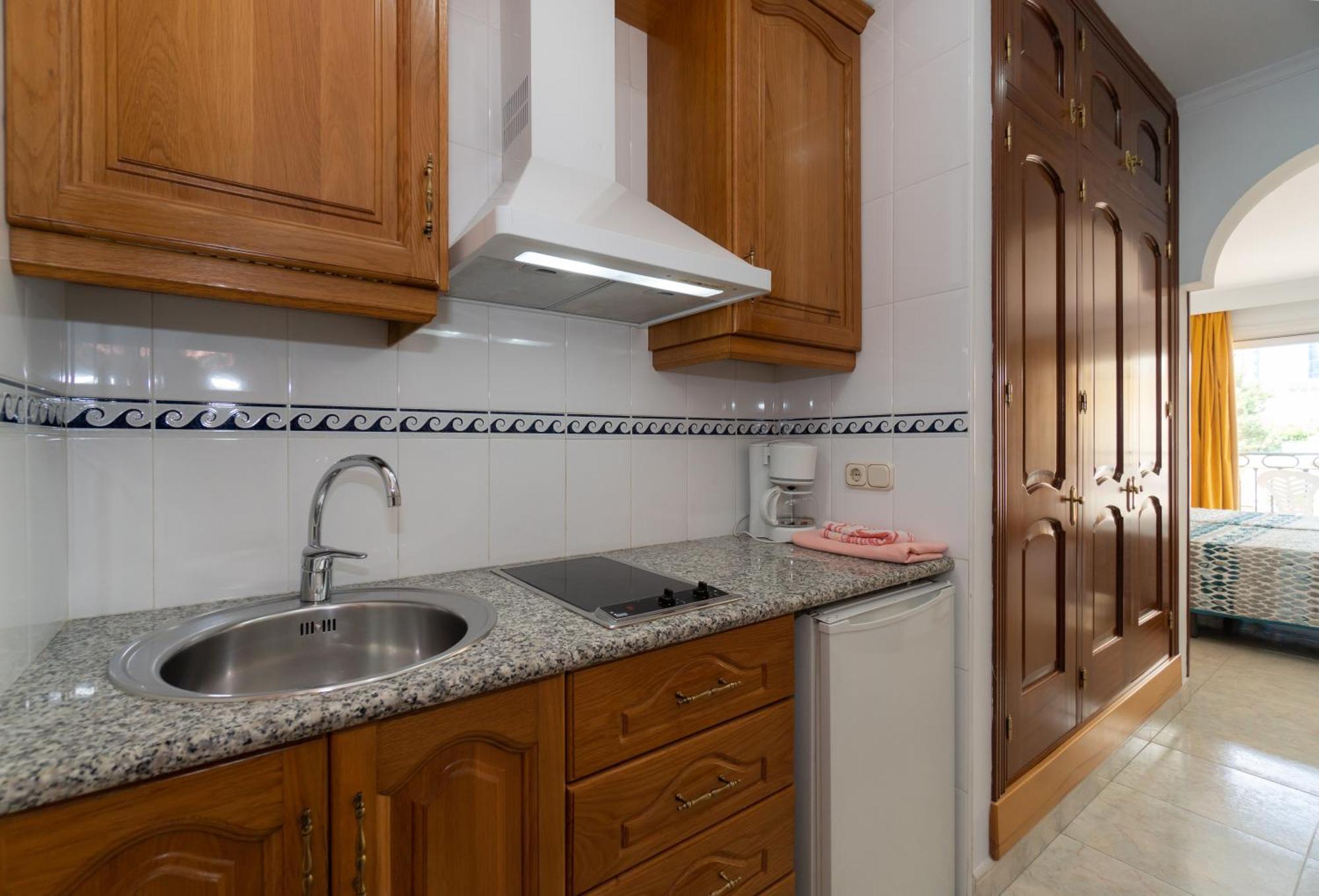 Apartamentos Leonor Carihuela Торремолинос Экстерьер фото