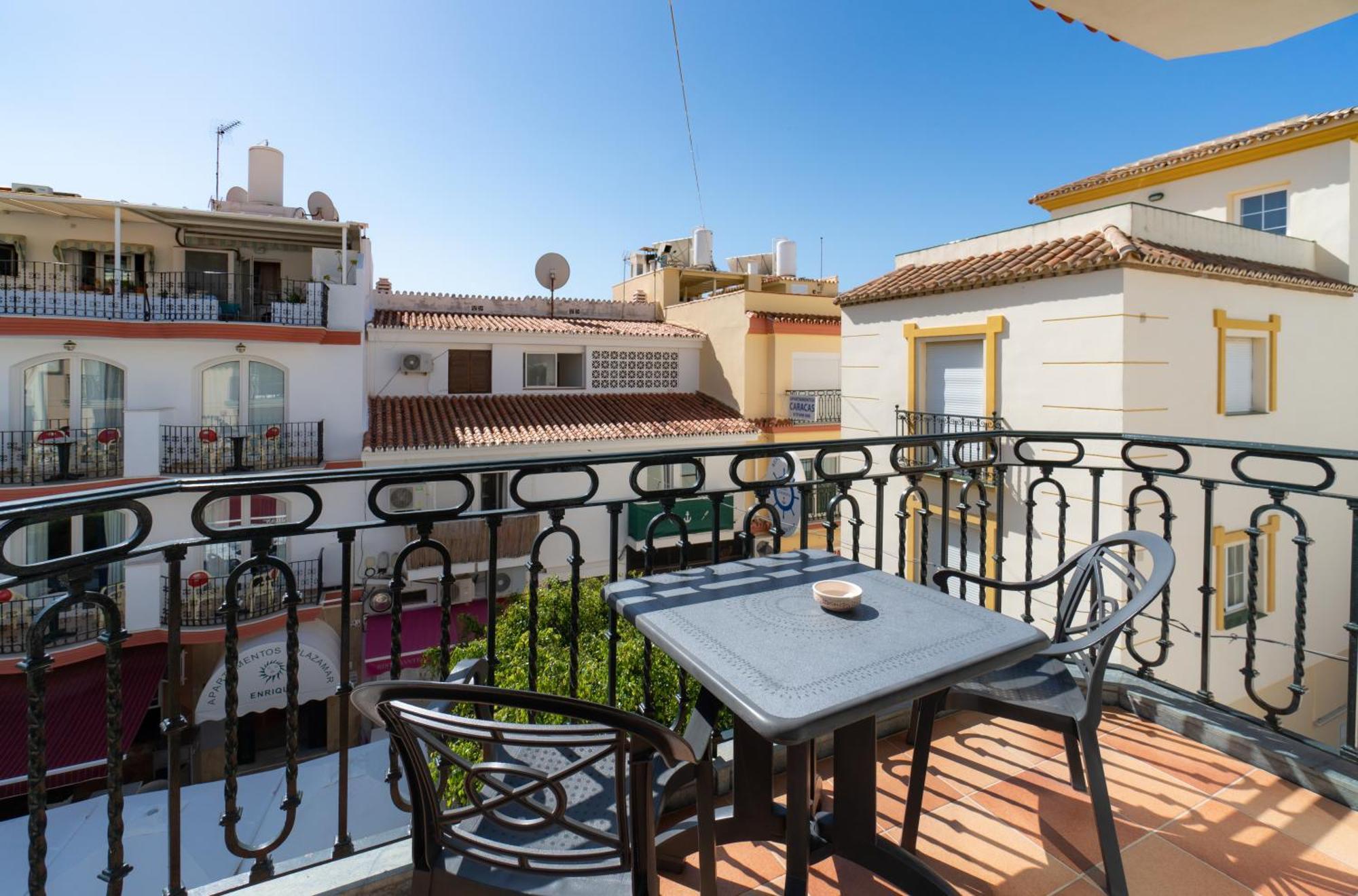 Apartamentos Leonor Carihuela Торремолинос Экстерьер фото