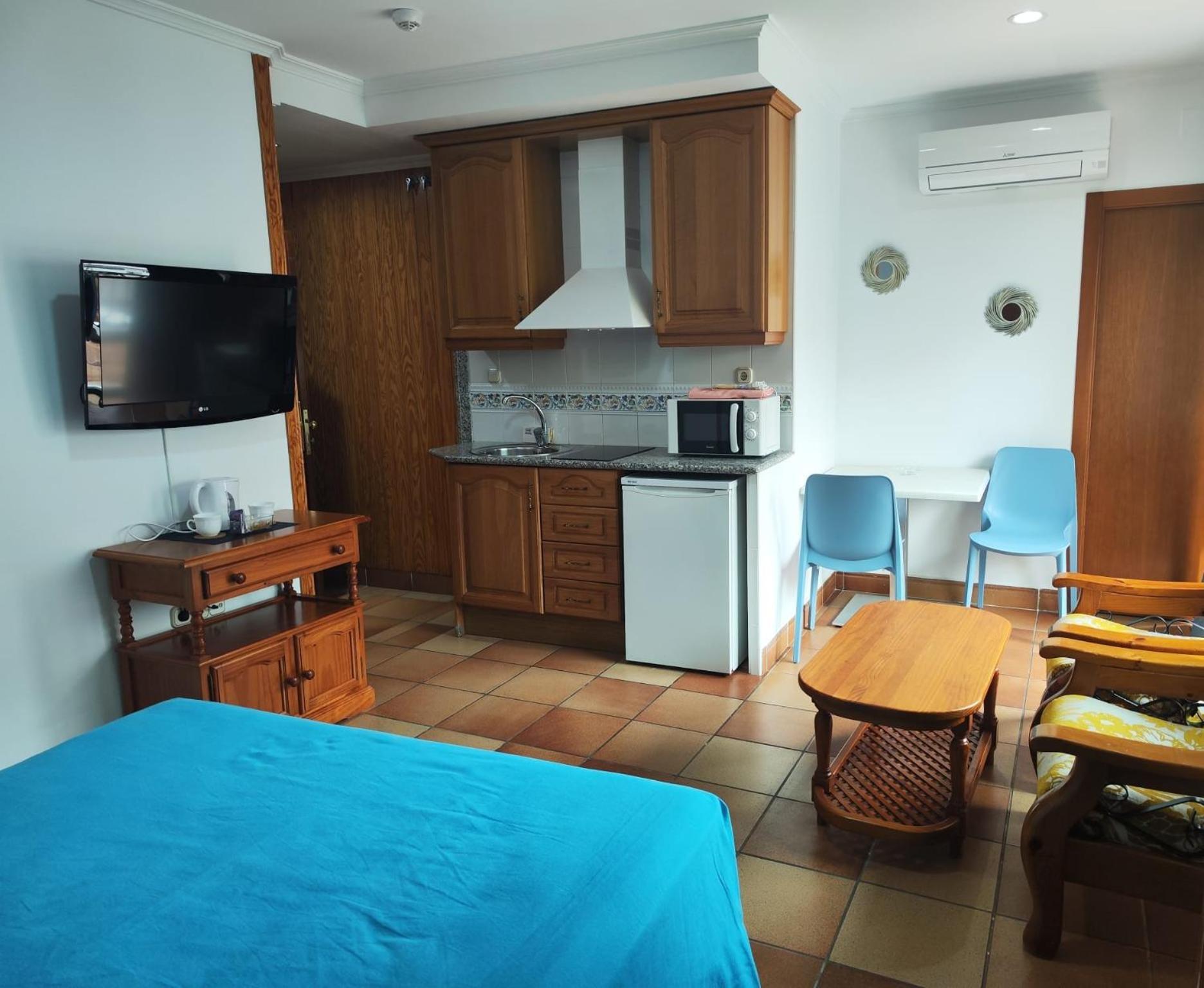 Apartamentos Leonor Carihuela Торремолинос Экстерьер фото