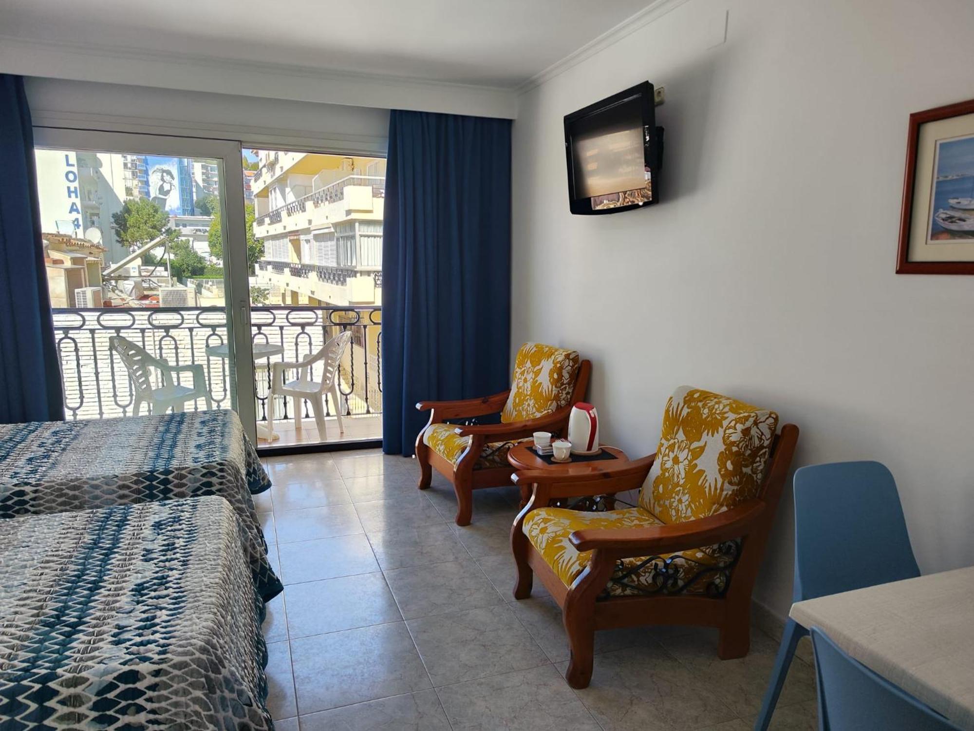 Apartamentos Leonor Carihuela Торремолинос Экстерьер фото