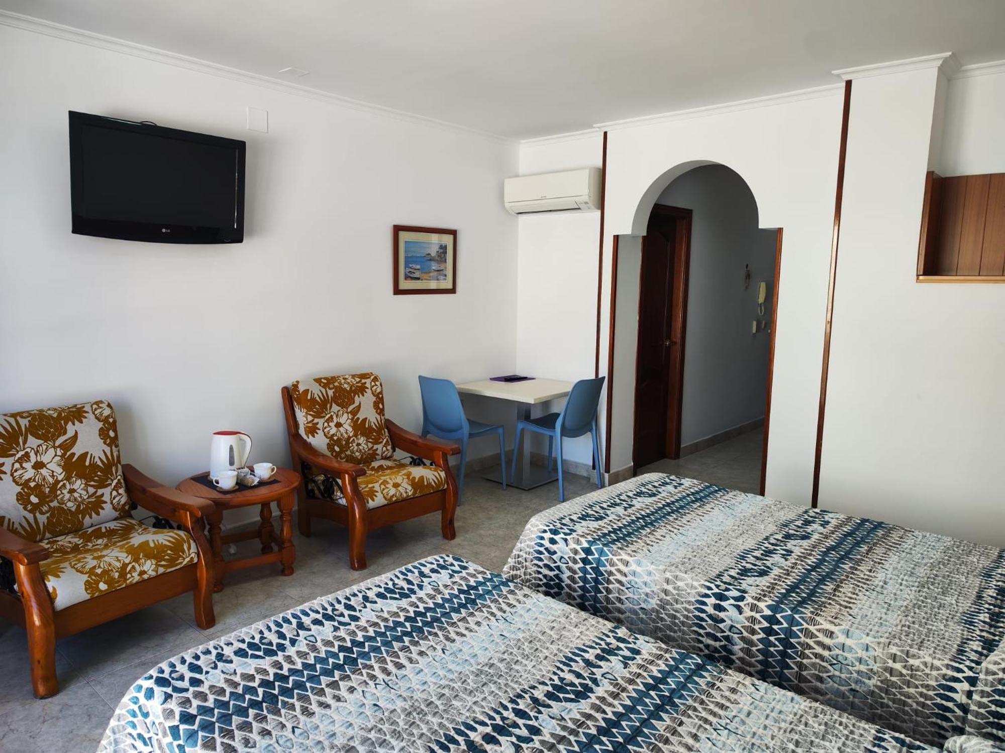 Apartamentos Leonor Carihuela Торремолинос Экстерьер фото