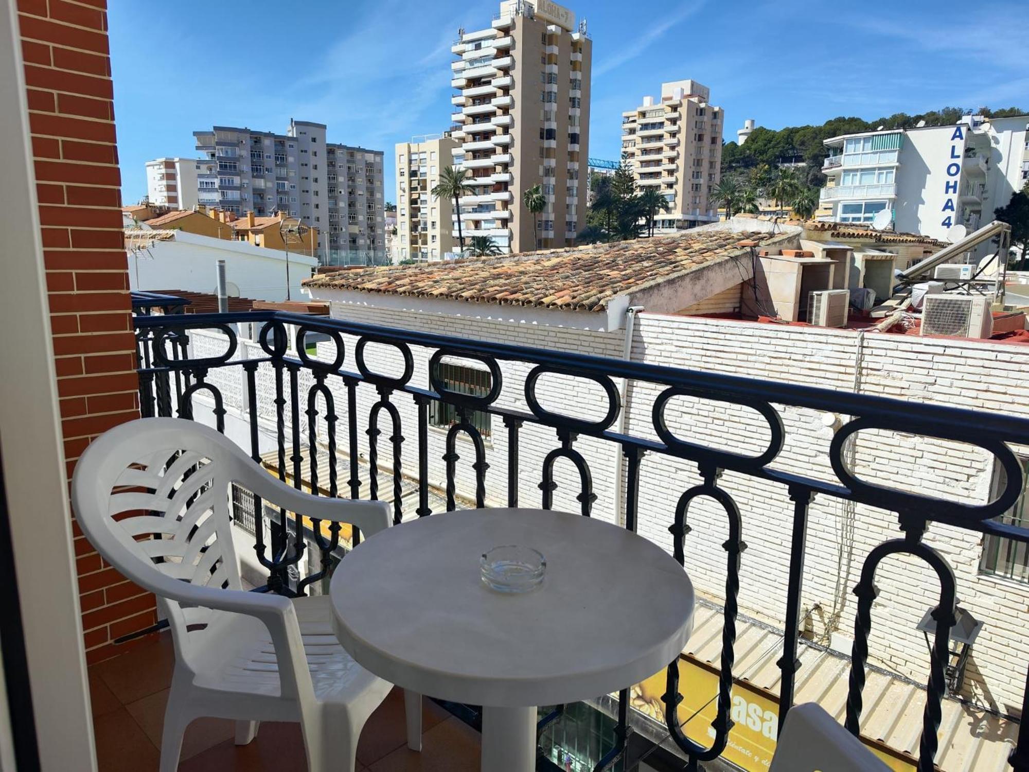 Apartamentos Leonor Carihuela Торремолинос Экстерьер фото