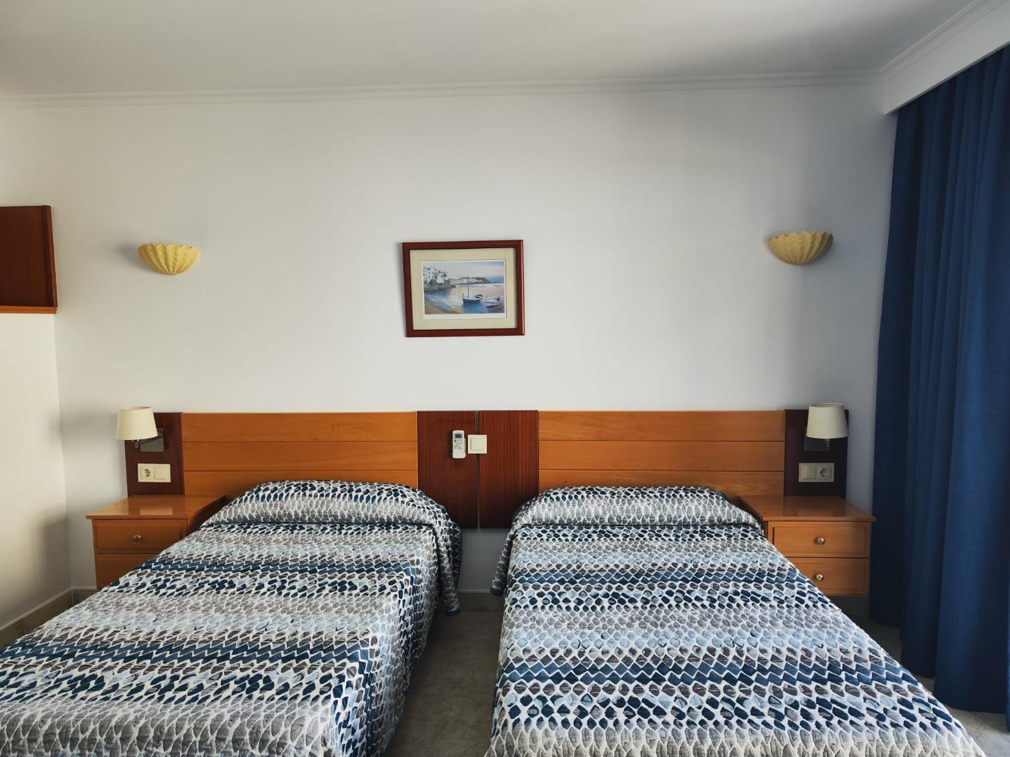 Apartamentos Leonor Carihuela Торремолинос Экстерьер фото