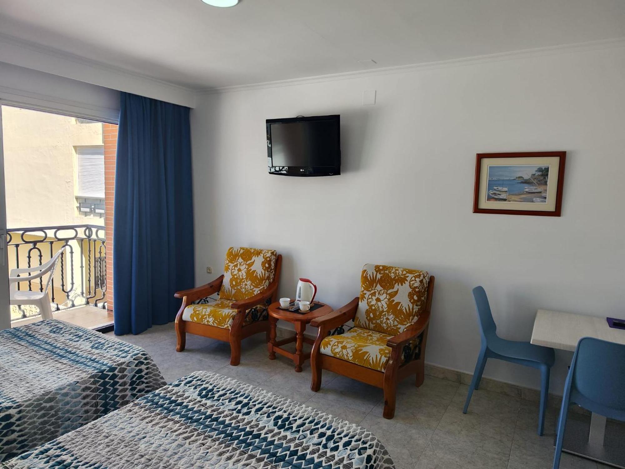 Apartamentos Leonor Carihuela Торремолинос Экстерьер фото