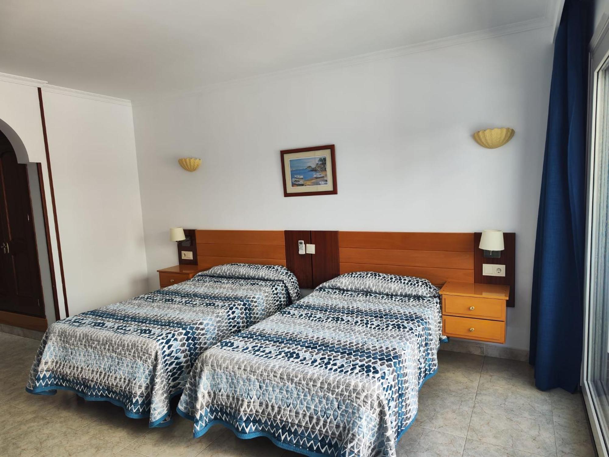 Apartamentos Leonor Carihuela Торремолинос Экстерьер фото