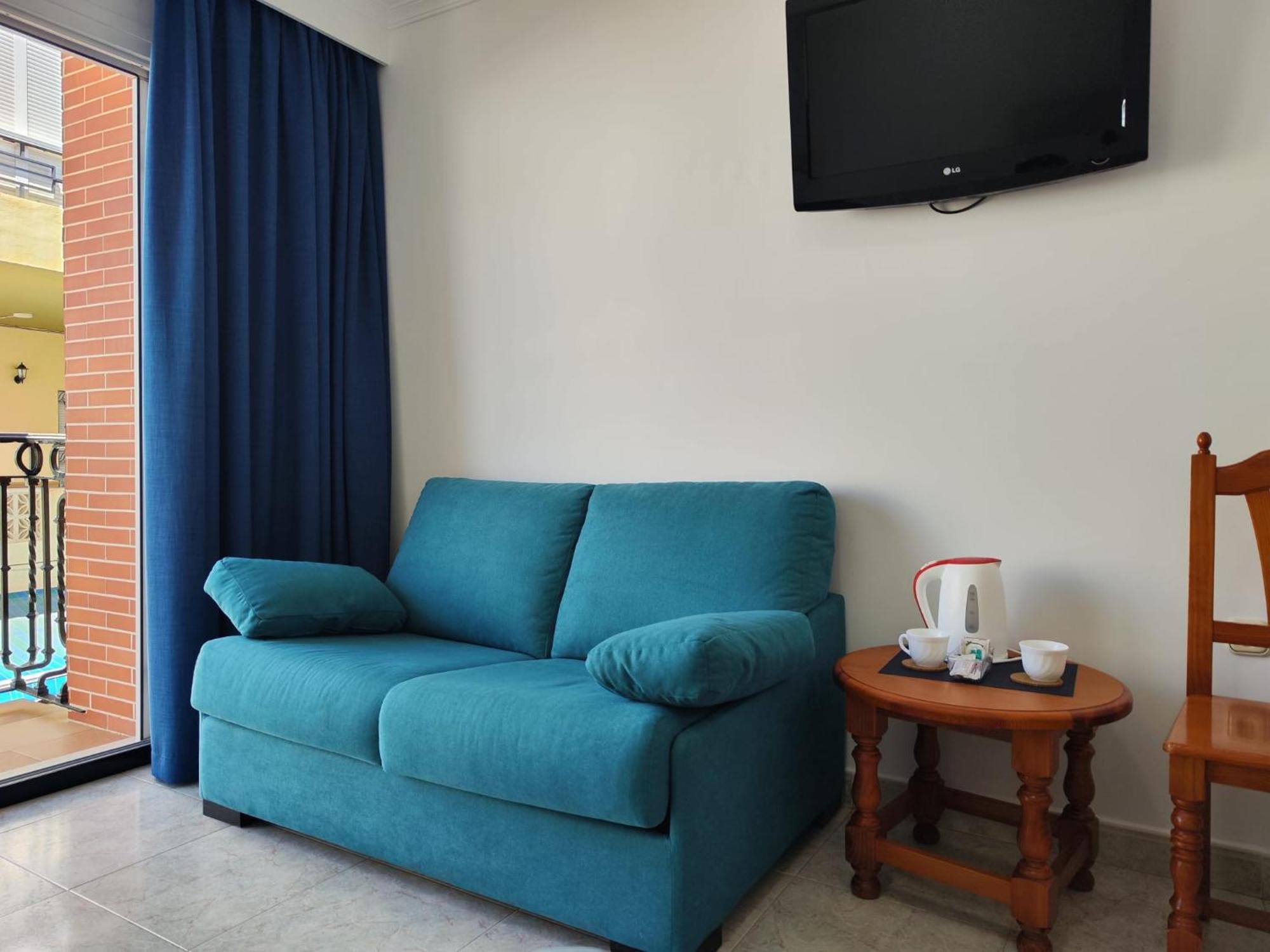 Apartamentos Leonor Carihuela Торремолинос Экстерьер фото