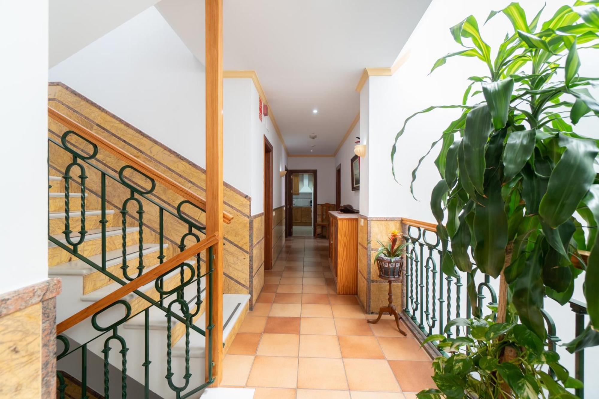 Apartamentos Leonor Carihuela Торремолинос Экстерьер фото