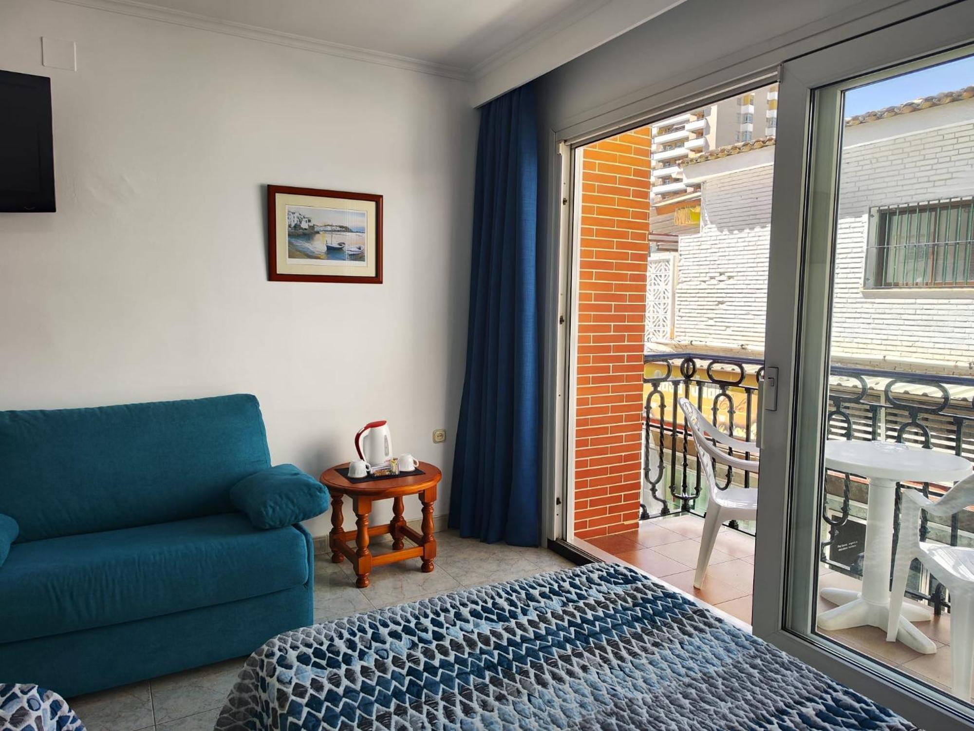 Apartamentos Leonor Carihuela Торремолинос Экстерьер фото