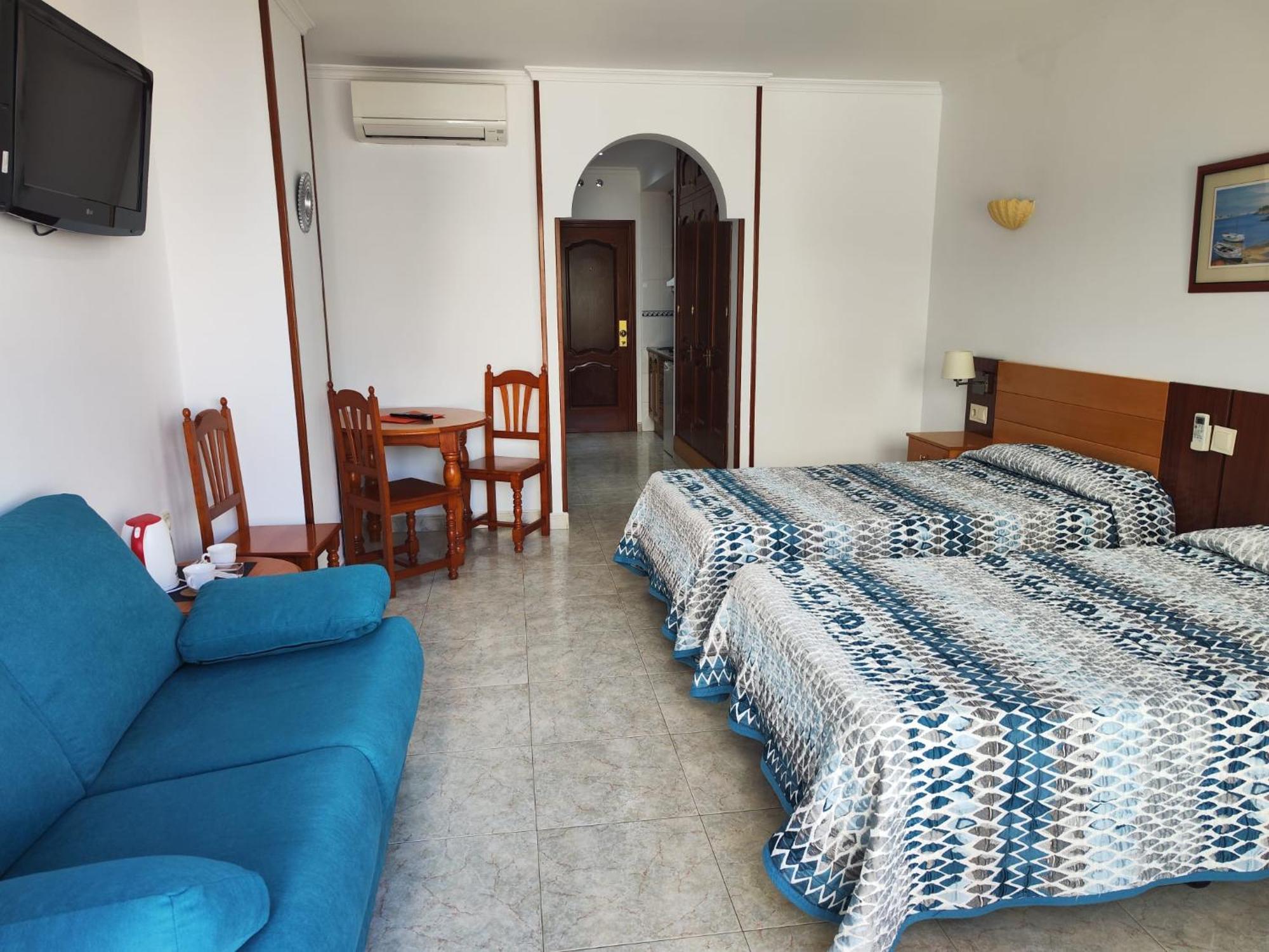 Apartamentos Leonor Carihuela Торремолинос Экстерьер фото