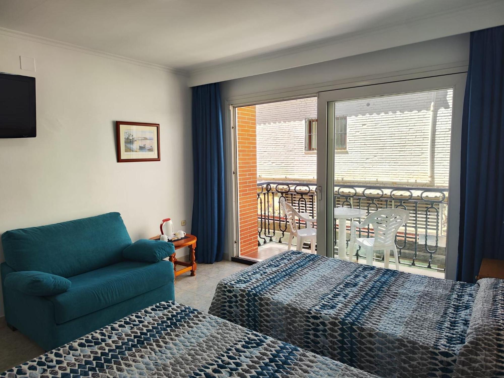 Apartamentos Leonor Carihuela Торремолинос Экстерьер фото